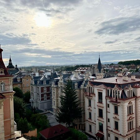 Residence Polonia 卡罗维发利 外观 照片