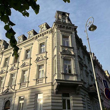 Residence Polonia 卡罗维发利 外观 照片
