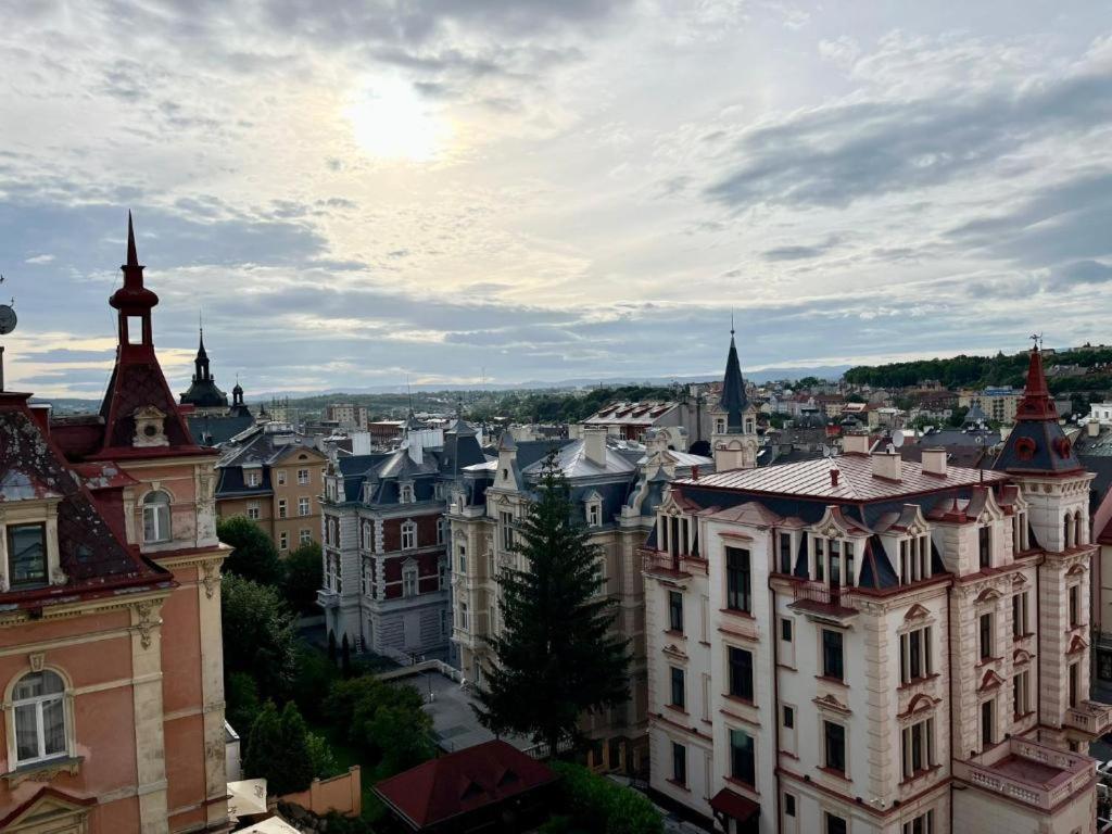 Residence Polonia 卡罗维发利 外观 照片