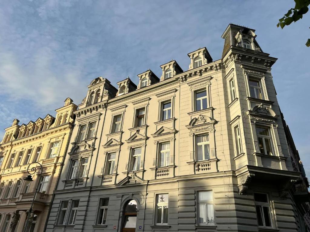 Residence Polonia 卡罗维发利 外观 照片